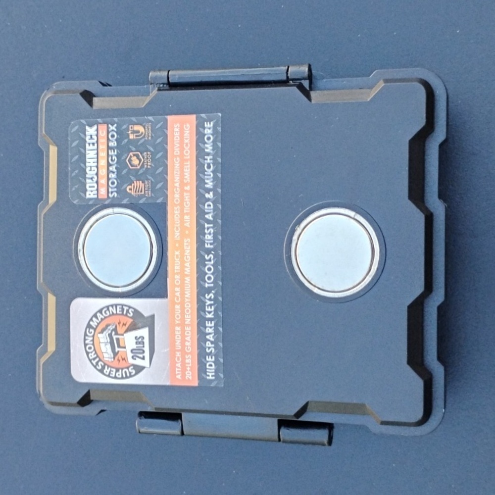 Roughneck magnetic storage box